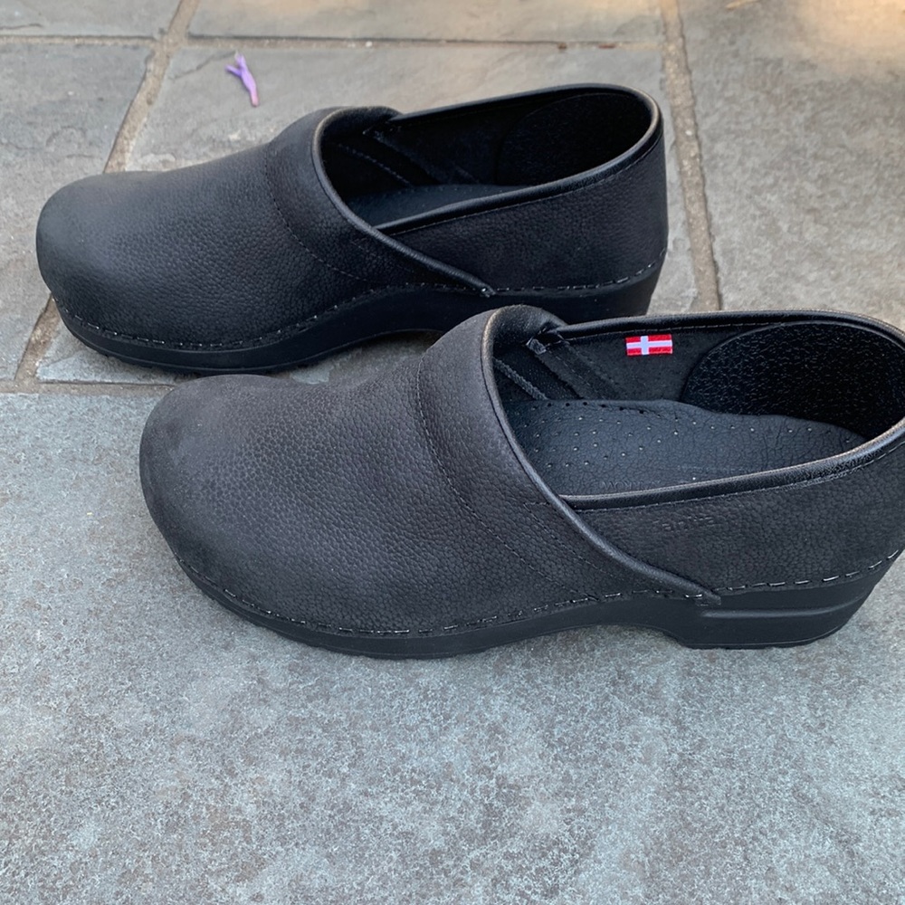Sanita clogs       new in box!